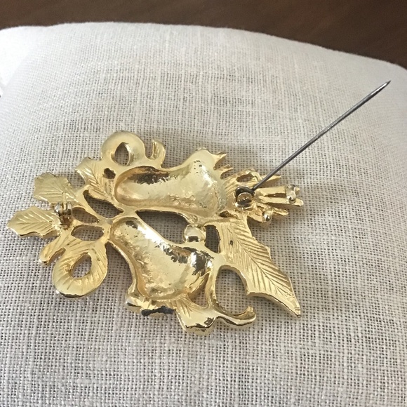 Large Vintage Holiday Pin Enamel & Rhinestone Bells Festive Gold Tone Red & Gree - Picture 9 of 11